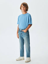 Cargar imagen en el visor de la galería, Jeans Owino
