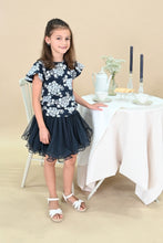 Cargar imagen en el visor de la galería, T-shirt Karolina
