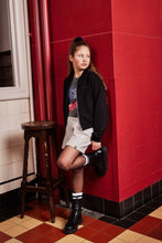 Lade das Bild in den Galerie-Viewer, INDIANBLUEJEANS_AW25_37
