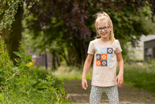 Lade das Bild in den Galerie-Viewer, T-shirt Leona
