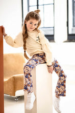 Lade das Bild in den Galerie-Viewer, Sweater Moonchild
